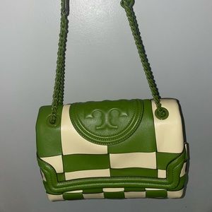 Tory burch Fleming Soft Woven Convertible Shoulder Bag. Color Shiso/Buttermilk